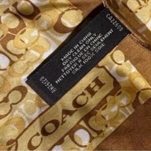 Coach Tan and Cream Signature Scarf!
